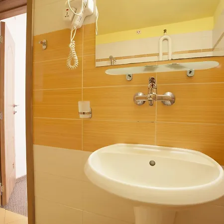 Balneo & Aura 3* فيلينغراد